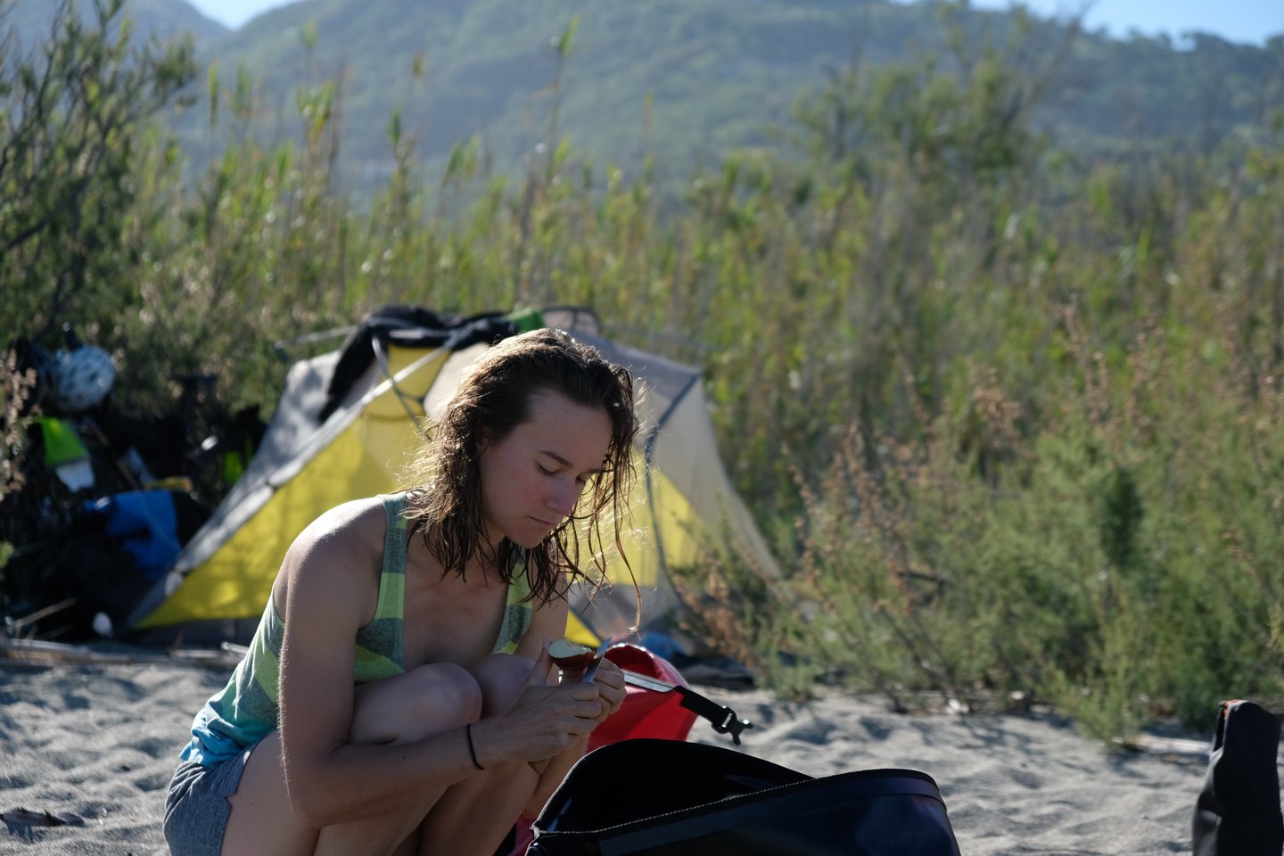 Katha beim Zubereiten unseres allmorgendlichen Porridges